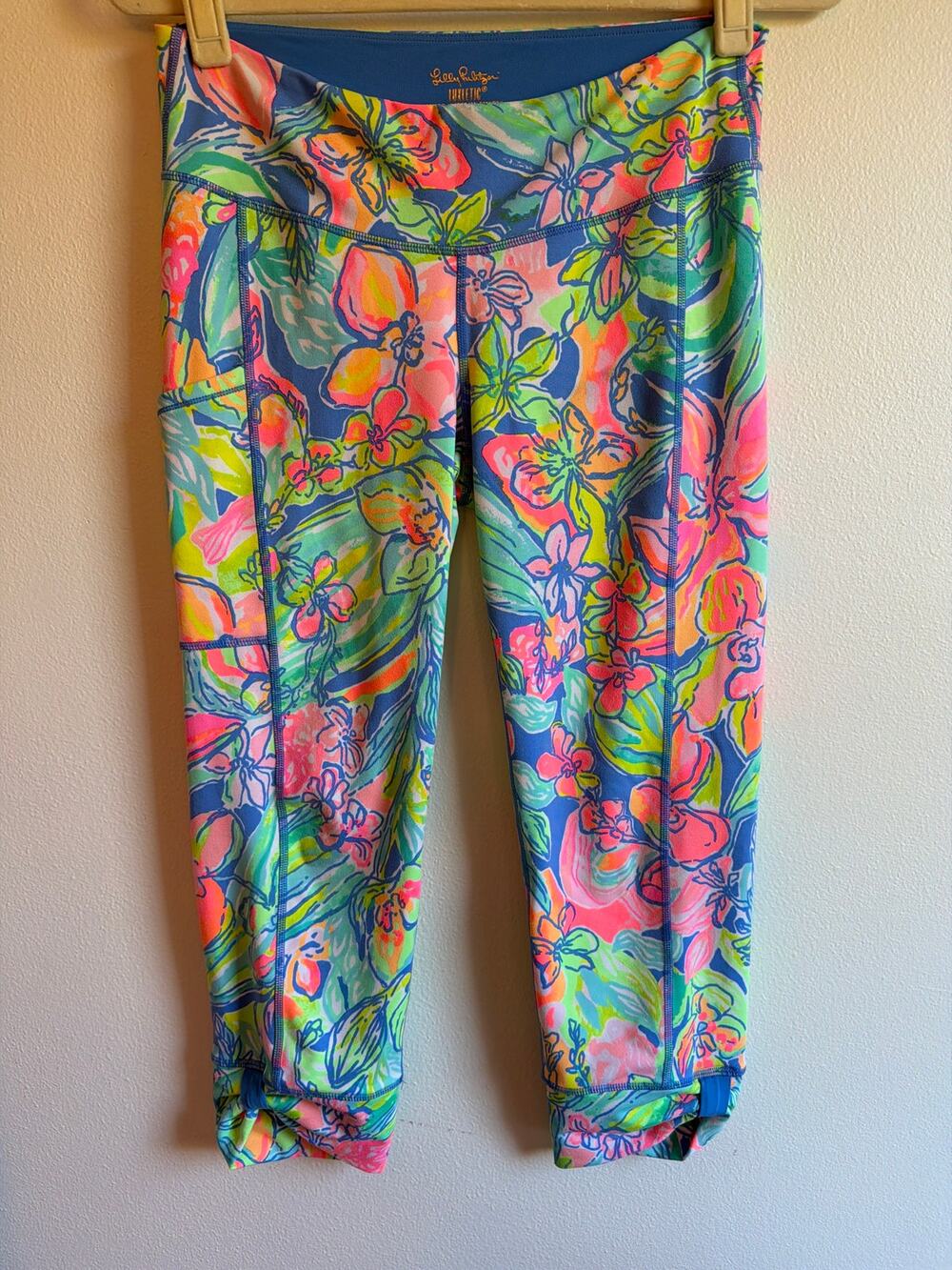 Lilly Pulitzer Luxletic Cropped Leggings Floral Tropical Print PinkBlue | Size M